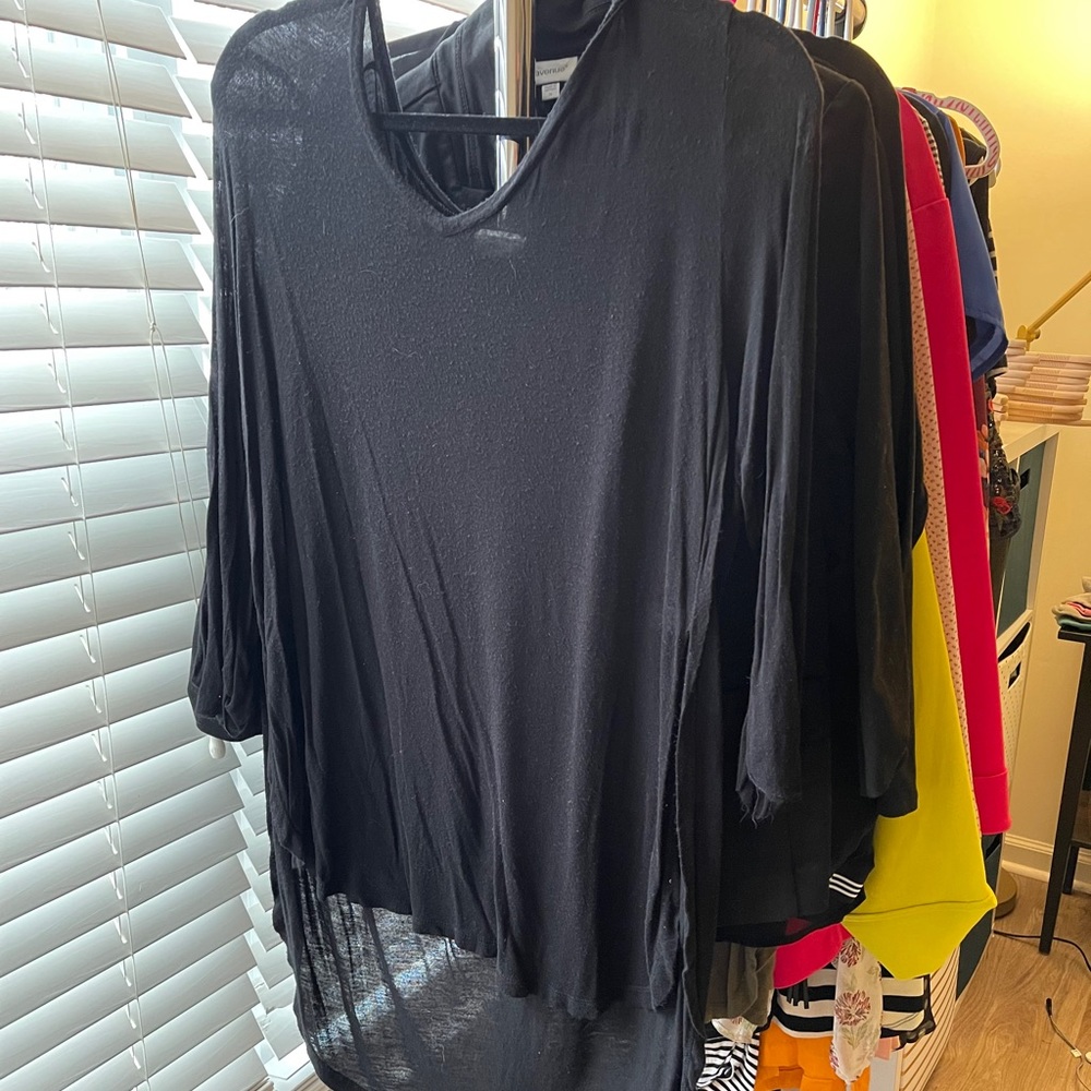 1X Flowy Black Tee